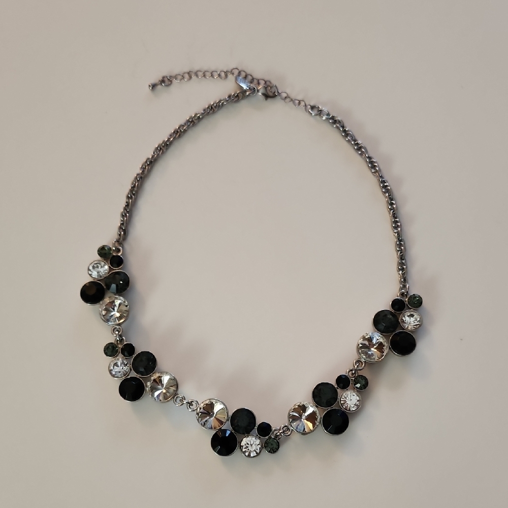 Vanderbilt Elegant Black and Silver Necklace 16-19"